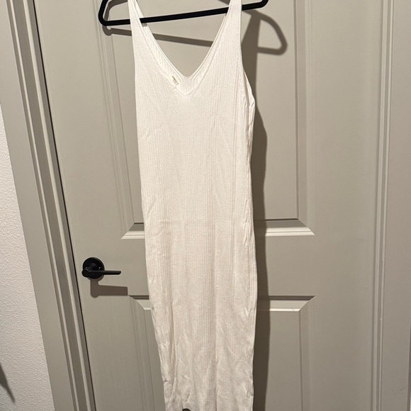 H&M Basic White Knit Top - Picture 3 of 3